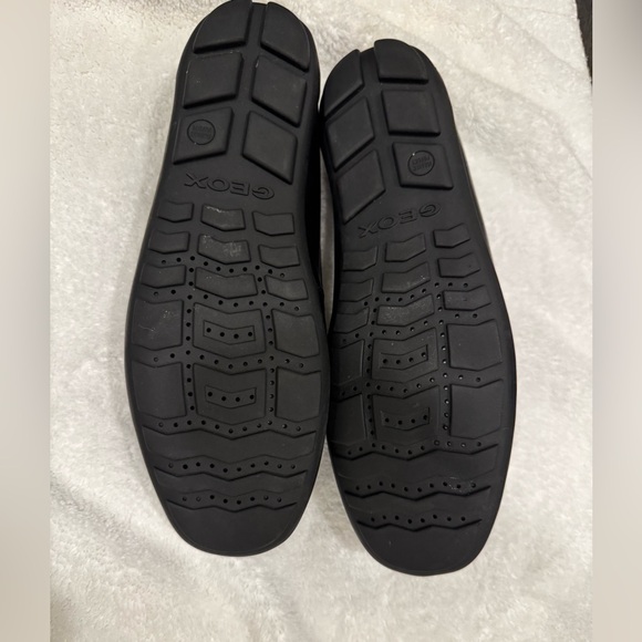 Boys Geox Black Leather Loafers, Size 38 (6.5) - Picture 3 of 3